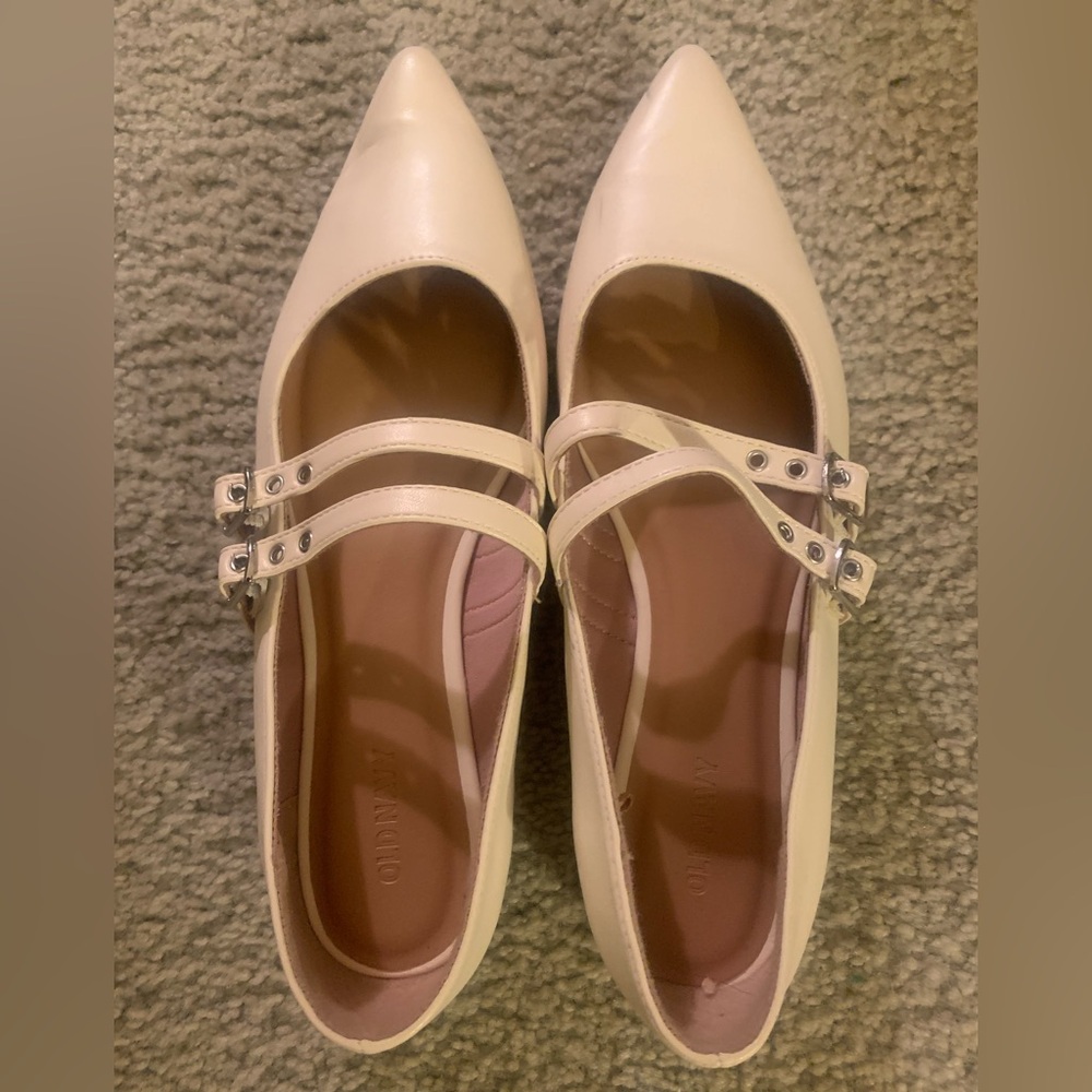 ❤️5 for $20❤️Old Navy White Double Strap Loafers